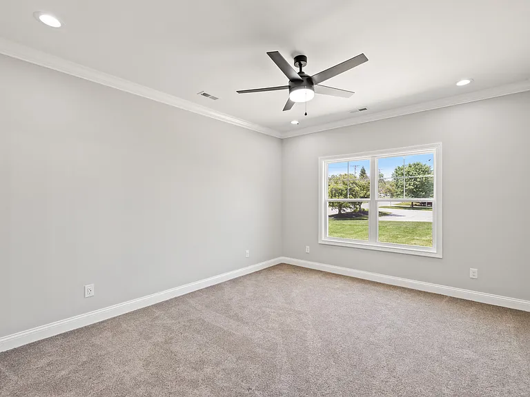 1038 Tamworth Ln — Photo 23