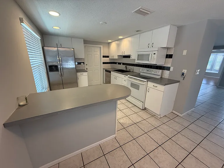 2604 Regatta Dr — Photo 8