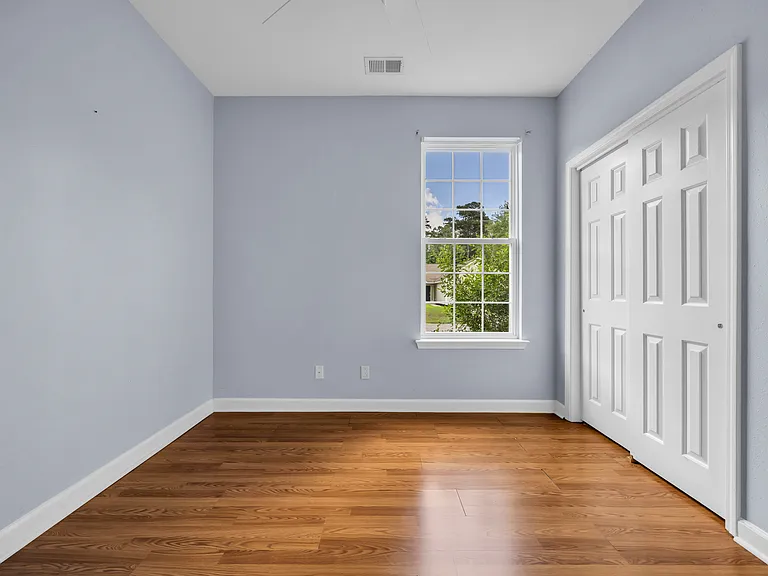 101 Zinnia Dr — Photo 12