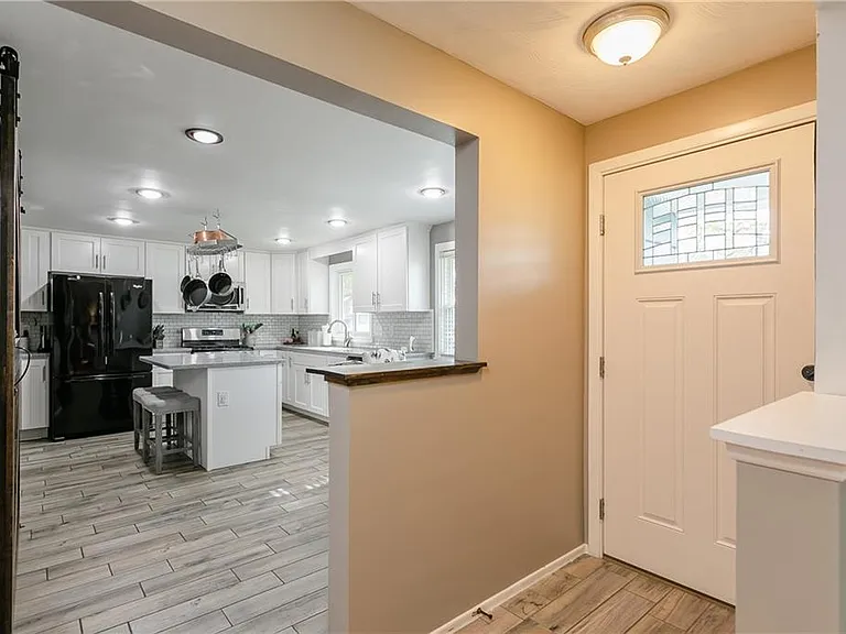 2 Kennedy Cir — Photo 3