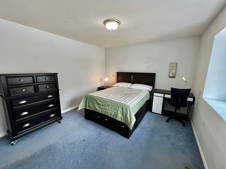 4864 Watling St #D — Photo 3