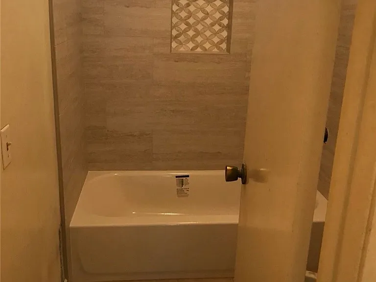 511 Mariposa Ave — Photo 15