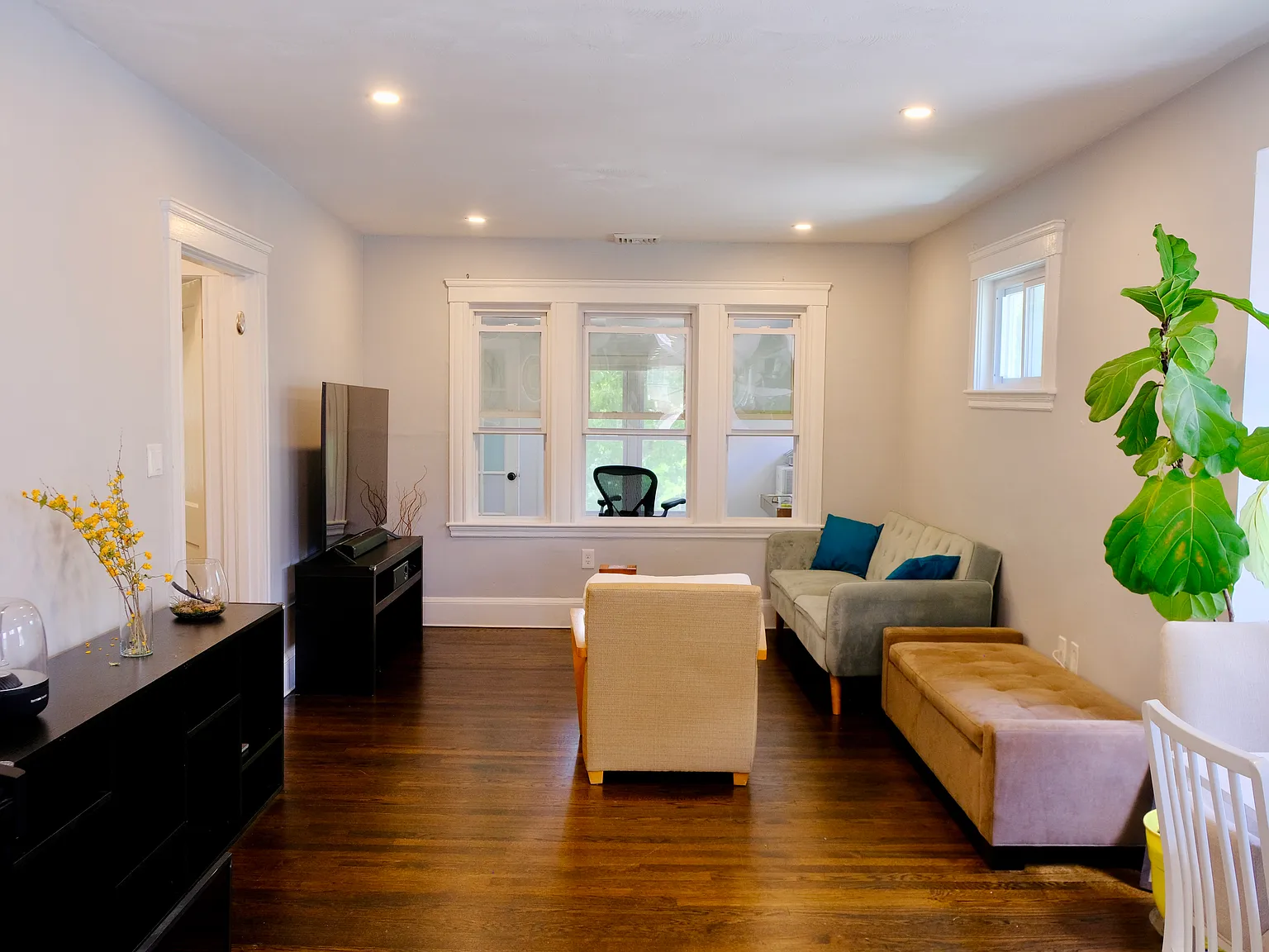 3 bed, 1400 sqft, $3,500 — Photo 4