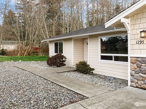 2nd image of 1295 Russell Drive