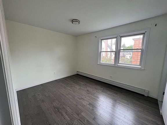 2nd image of 1806 Clintonville St #2