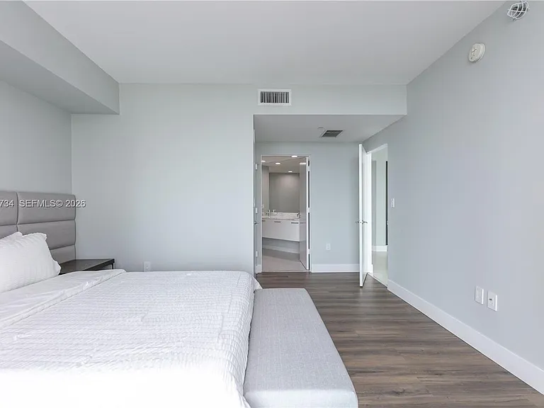 500 Brickell Ave #1801 — Photo 10