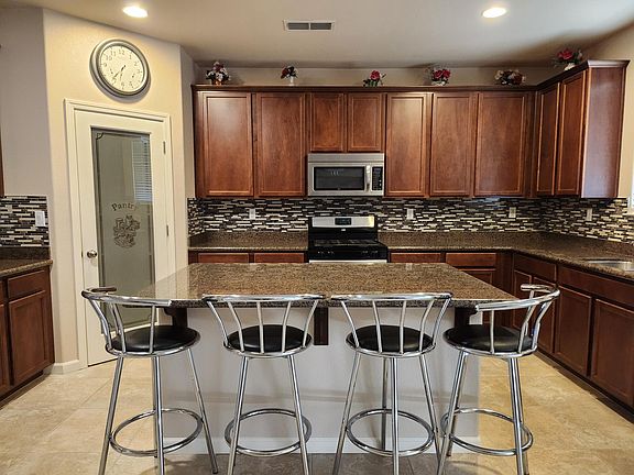 3rd image of 5424 Mill Water Cir