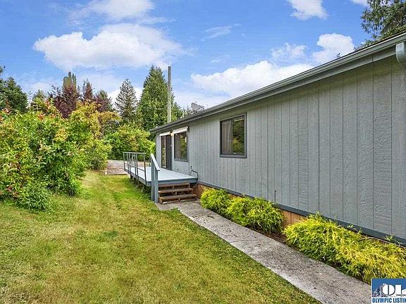 3rd image of 131 W Spruce Stparadise Bay