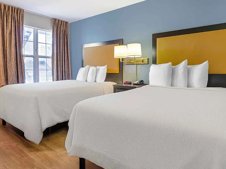 Studio Suite - 2 Full Beds