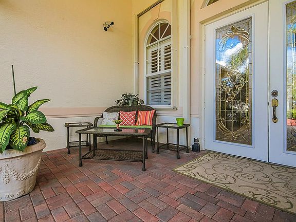4th image of 2206 SW Dove Canyon Way