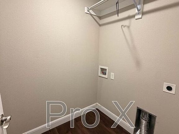 5th image of 207 Munson St