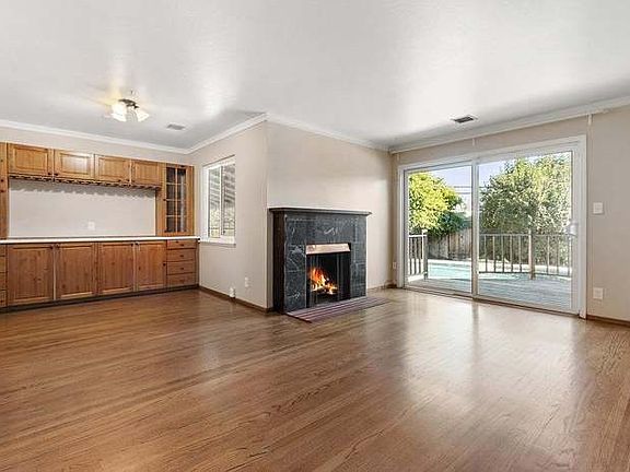 3rd image of 1108 Lancaster Way #1
