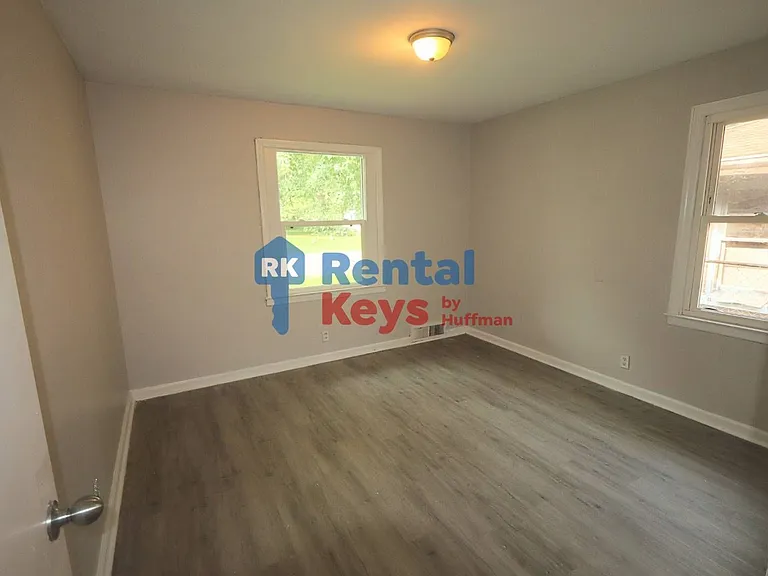 732 Wall St — Photo 10