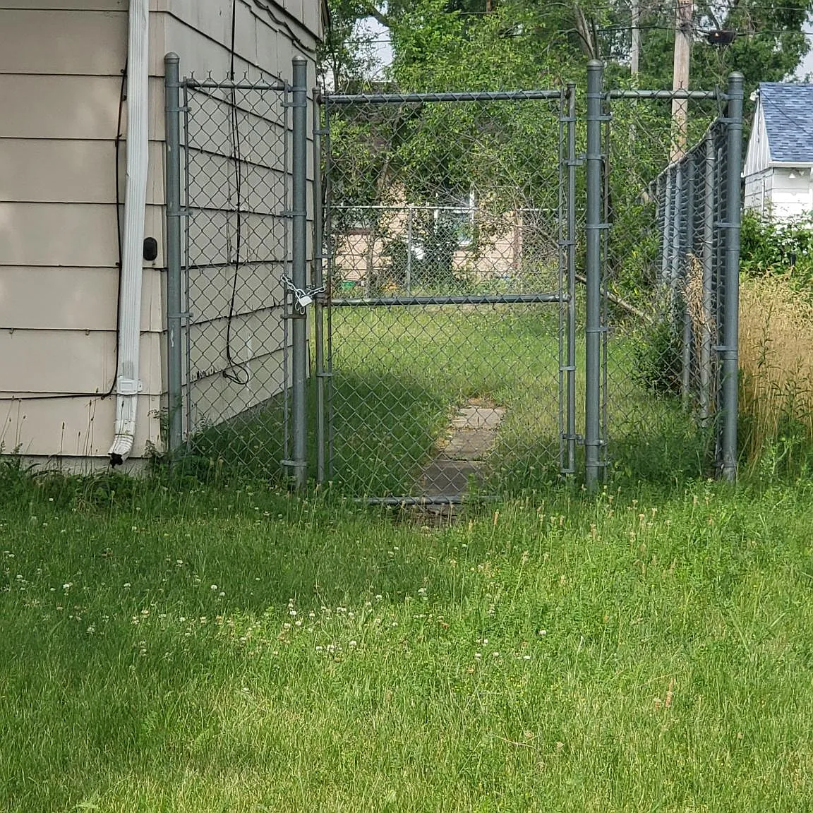 2048 Kentucky St — Photo 2