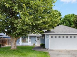 419 Mace Rd, Medford, OR 97501