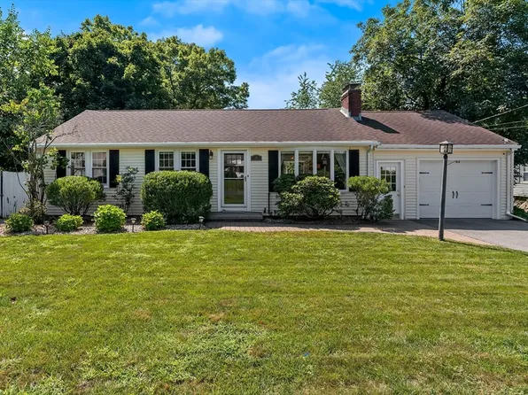 14 Sunset Dr, Northborough, MA 01532