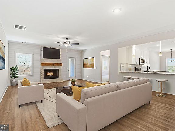 3rd image of 425 Ayers Creek Dr