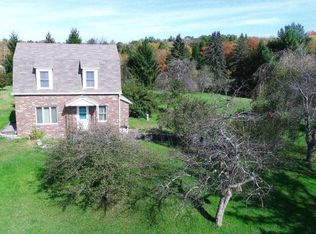 30 Schmidt Ln, Lake Huntington, NY 12752