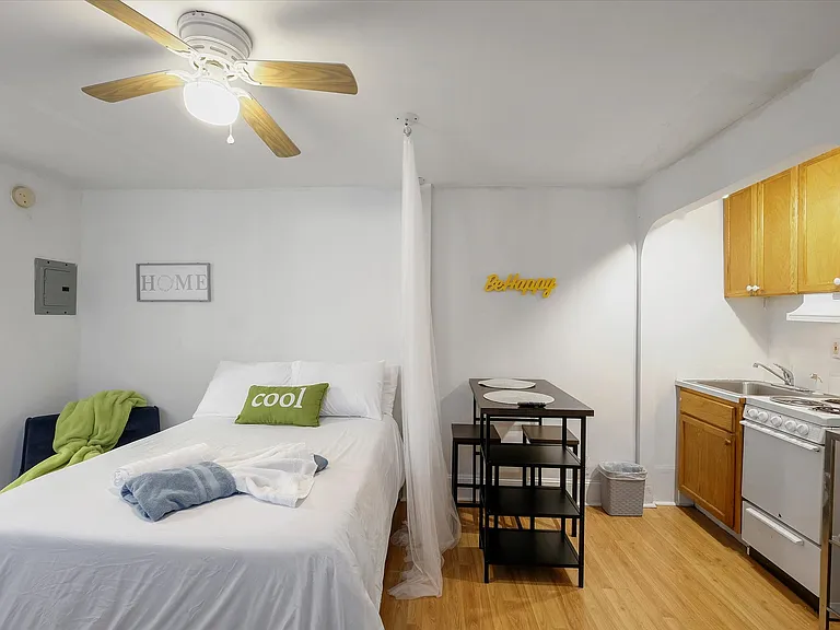 1131 Spruce St #1R — Photo 1