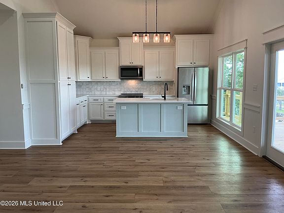 5th image of 5067 Nebraska St