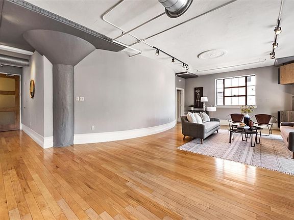 5th image of 4901 Washington Ave #2C