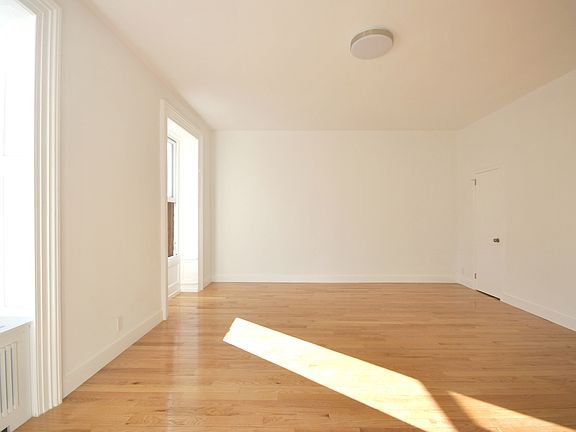 4th image of 139 Montague St #3A