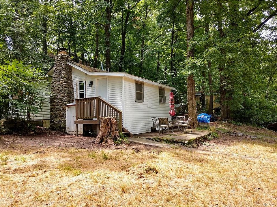 2nd image of 85 Sylvan Trl
