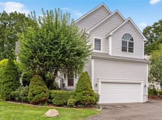 4 Silvermine Rdg, Norwalk, CT 06850