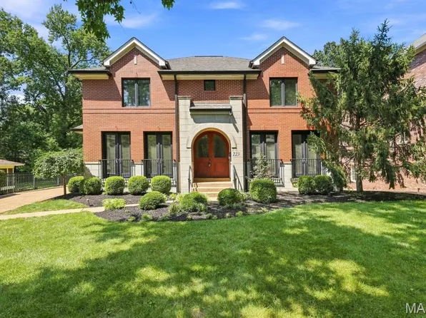 223 Lancaster Dr, Saint Louis, MO 63105