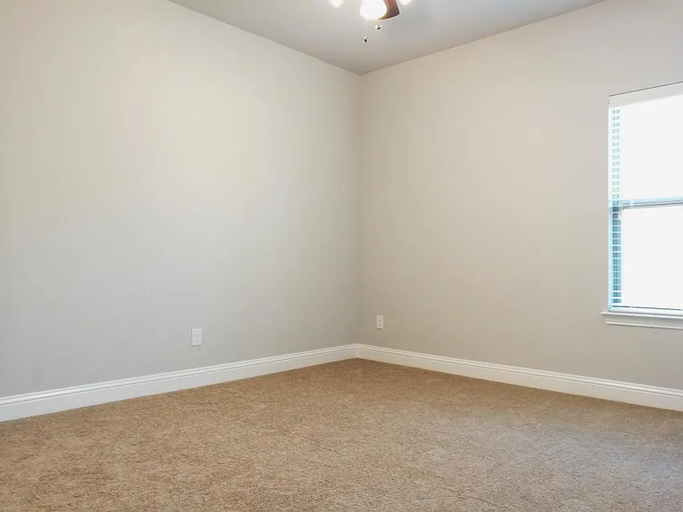 2816 Winchester Ave — Photo 17