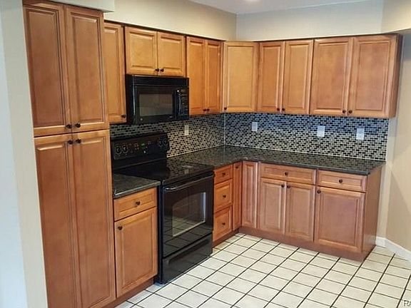 3rd image of 290 E Buckingham Dr