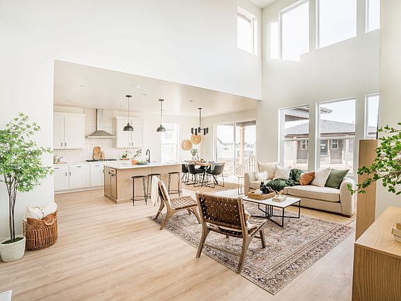 2nd image of 1582 W Canyon Rim Rd #610