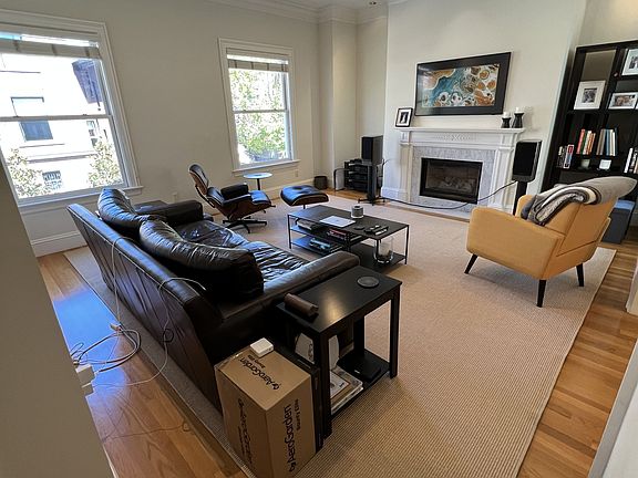 4th image of 2331 Pacific Ave