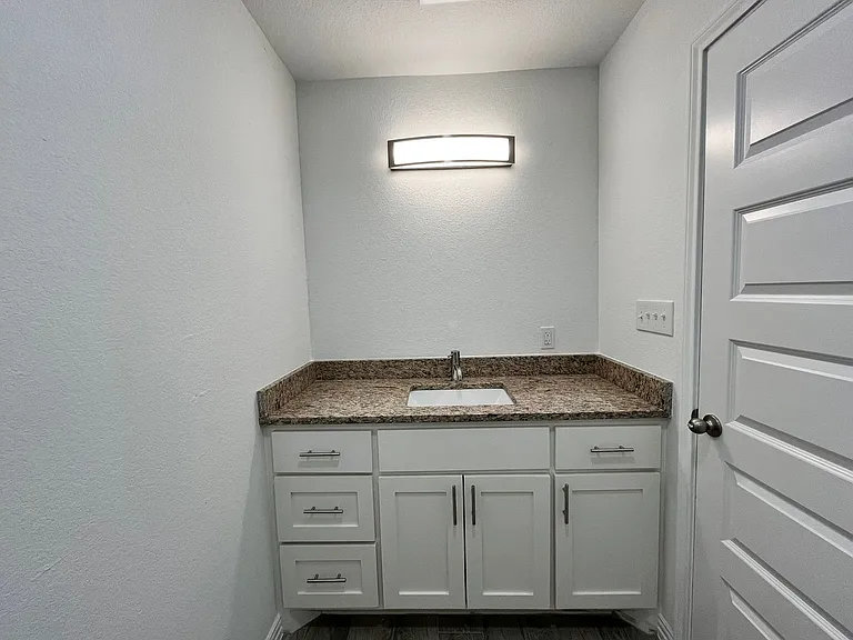5706 Howell St #A — Photo 16