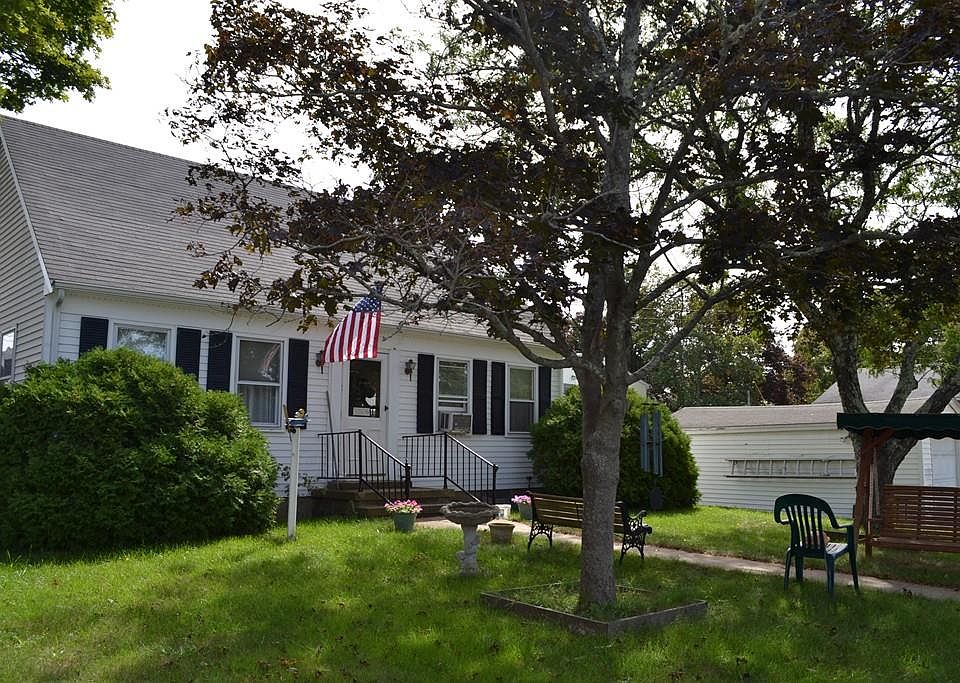 2nd image of 27 Winthrop Ave