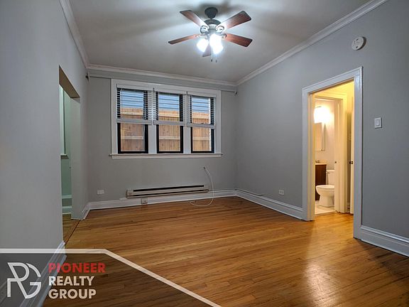 3rd image of 4737 N Hermitage Ave #106JH