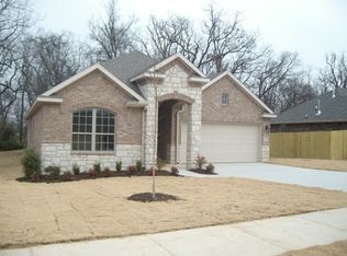 508 Great Meadow Dr, Cave Springs, AR 72718