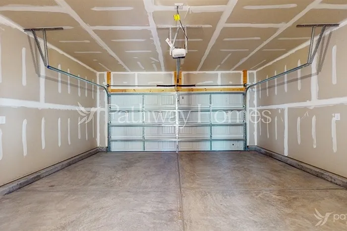 335 Kennerly Center Dr — Photo 16
