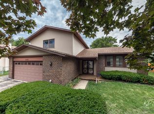 446 Galahad Rd, Bolingbrook, IL 60440