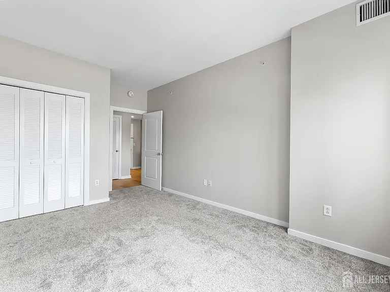 20 Livingston Ave — Photo 25