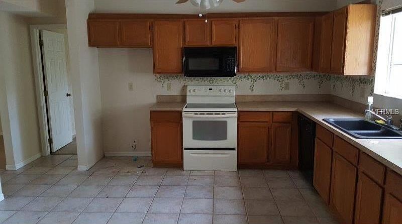 2nd image of 320 Silver Pine Dr