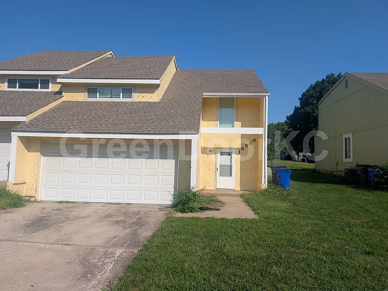 16520 W 141st St — Photo 1