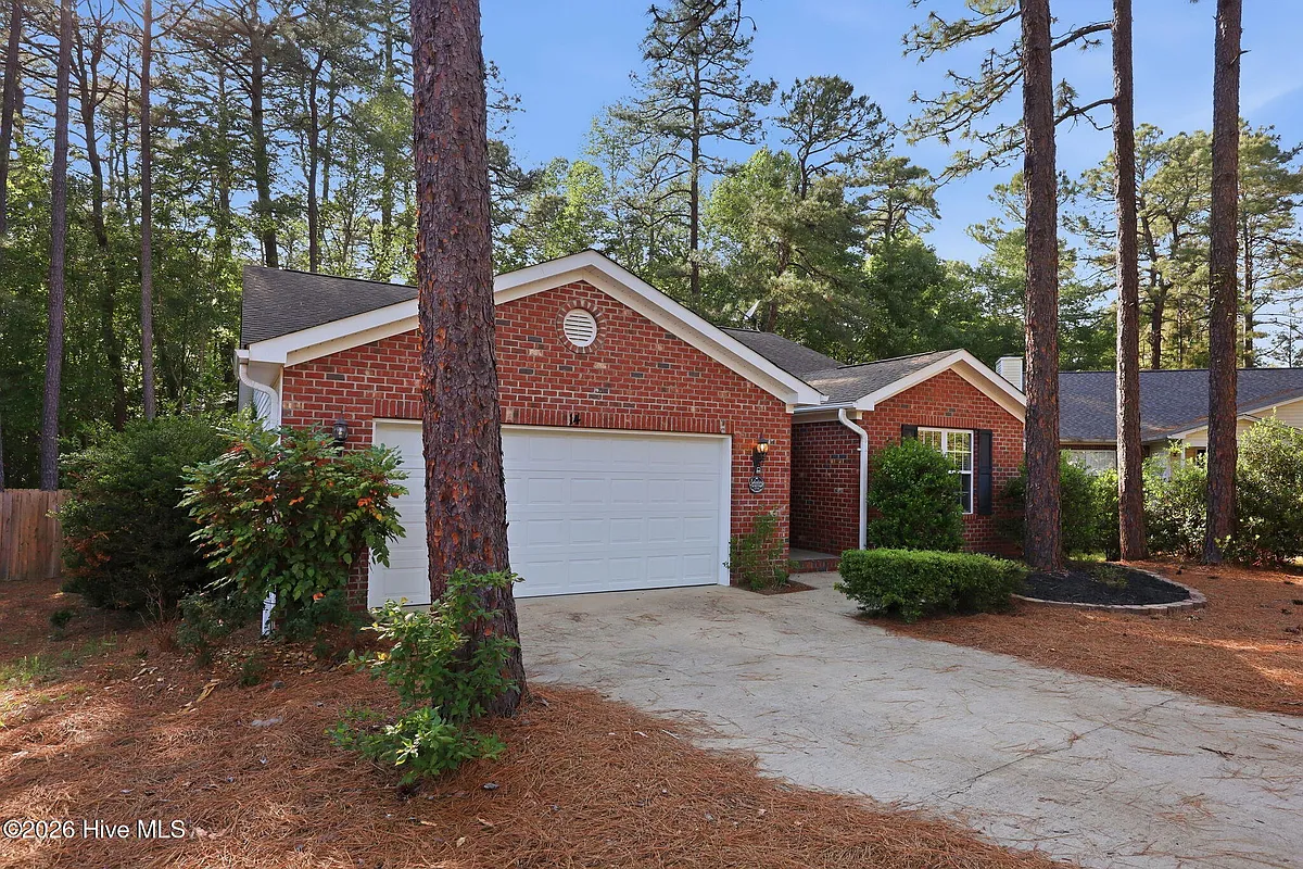 Building Photo - 14 Juniper Ln
