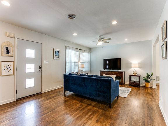 4th image of 727 Robinhood Pl