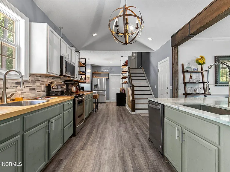 255 W Hedgelawn Way — Photo 6