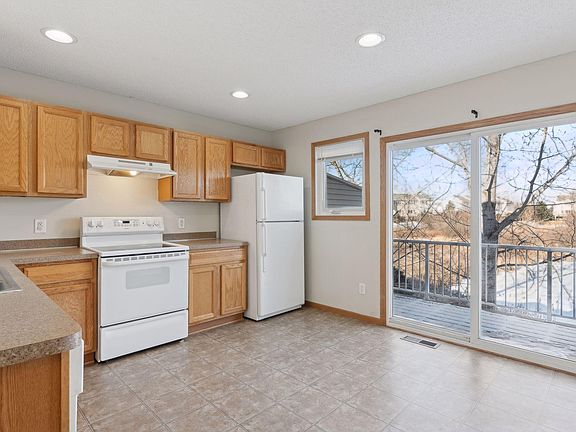 3rd image of 5034 Evergreen Dr N Unit 6