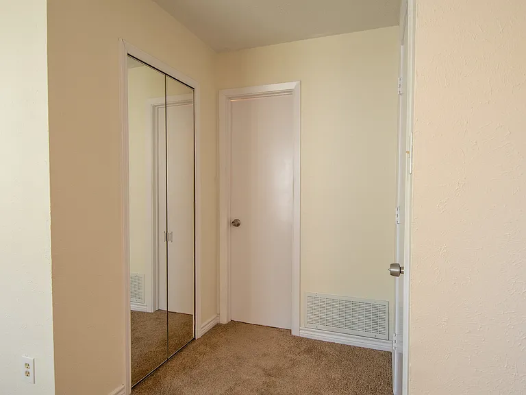 2513 Trailridge Dr — Photo 17
