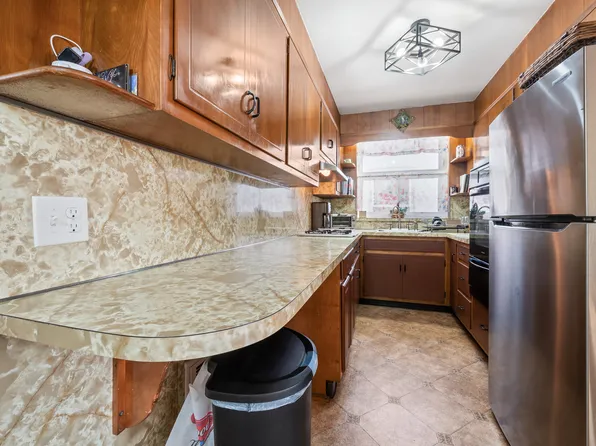 1649 66th Street image 13 of 22