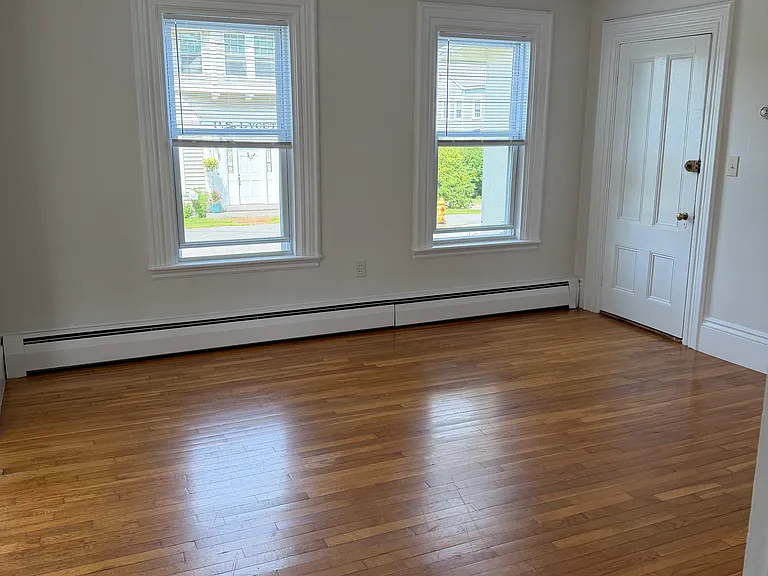 13 Magnolia Ave #1R — Photo 6
