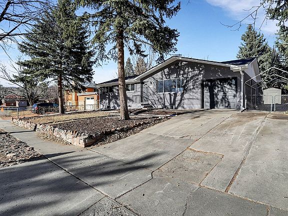 3rd image of 817 Westmoor Dr